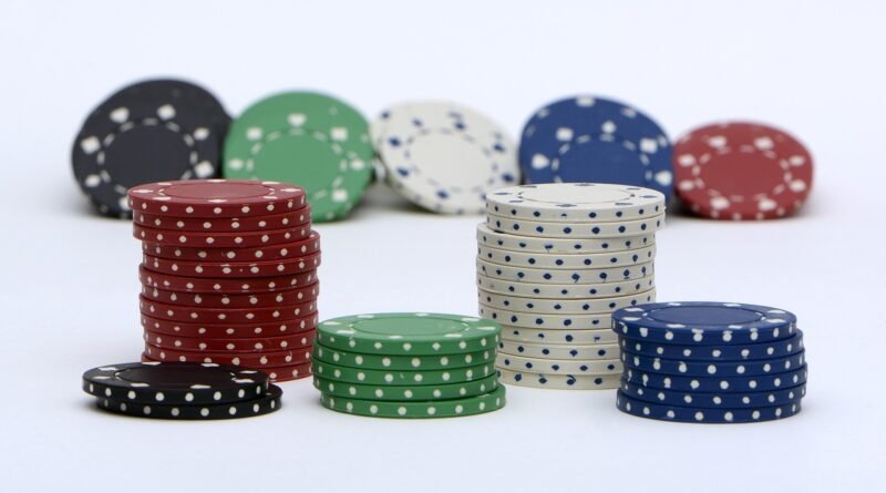 Crypto Poker vs Traditional Poker: The Ultimate 2026 Comparison